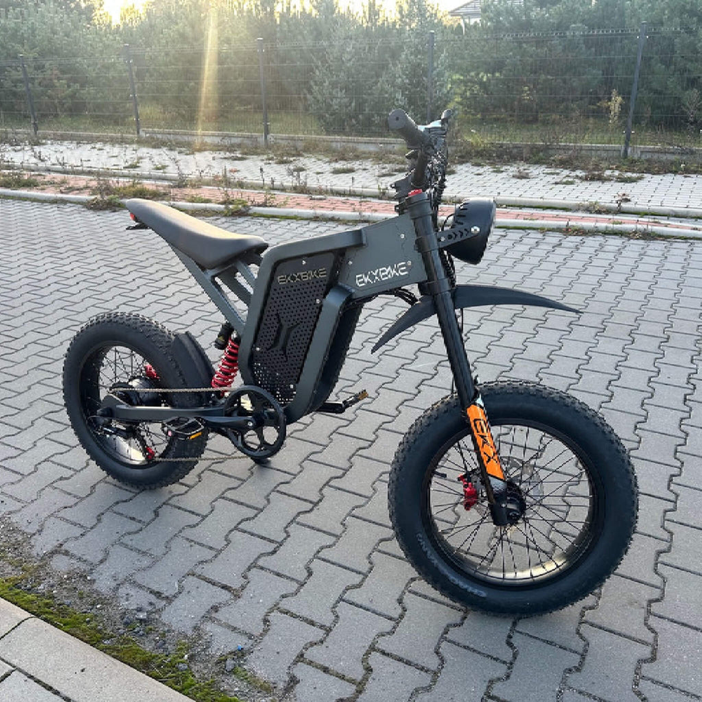 EKX X21 ADULTS 2000W 48V/35AH Electric Mountain Off-Road Dirt Bike (SAK92745) SAKSBY - Lifestyle View