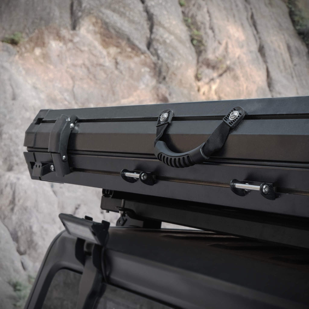 Heavy Duty 2-3 Person Hardshell Rooftop Tent With Ladder (SAK93120) - Saksby Wholesale - Close Details