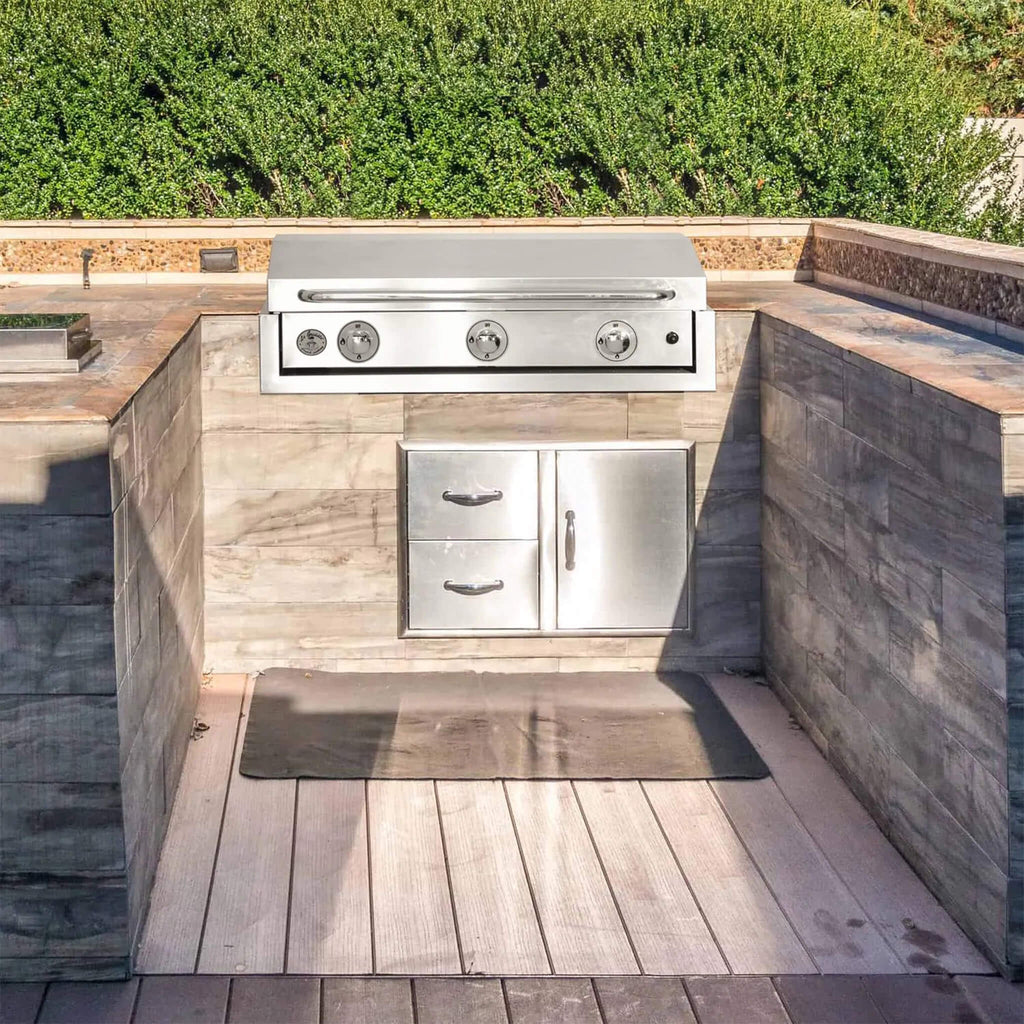 Le Griddle Ultimate Built-In / Countertop Griddle, 41" [GFE105] (SAK02878) - Saksby Wholesale - Lifestyle Image on Countertop