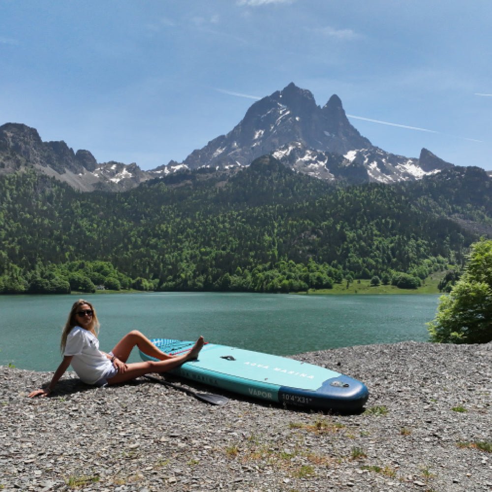 AQUA MARINA VAPOR BT-23VAP All-Around SUP W/ Sand Ripple Grooved EVA Footpad, 10FT (SAK60532) - SAKSBY.com - Stand Up Paddle Boards - SAKSBY.com