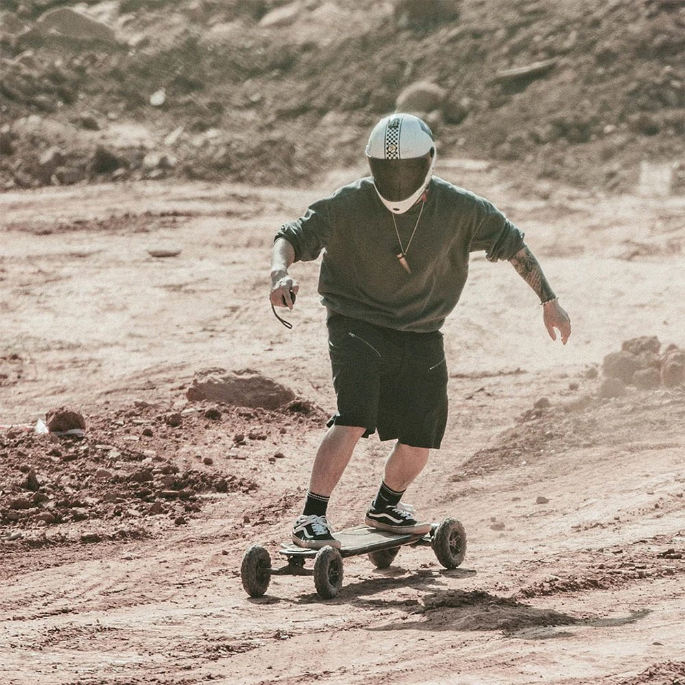 EXWAY ATLAS CARBON 4WD All-Terrain Off-Road Electric Motorized Skateboard, 3000W (97581624) -Demonstration View