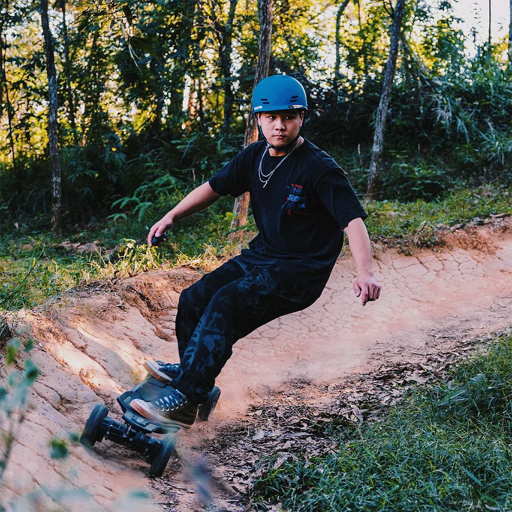 EXWAY ATLAS CARBON 4WD All-Terrain Off-Road Electric Motorized Skateboard, 3000W (97581624) -Demonstration View
